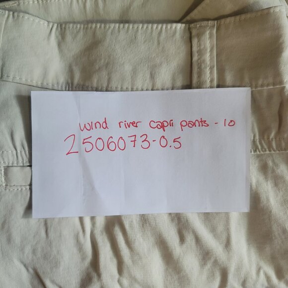 WindRiver Capri Pants Womens 10 Cream Brown Outdoor Cargo Pockets Stretch Hiking - Picture 12 of 12